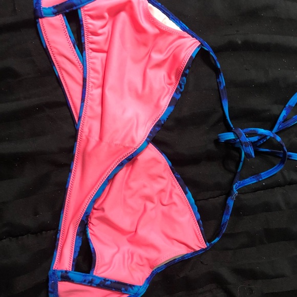 Pink bathing suit - Picture 2 of 3